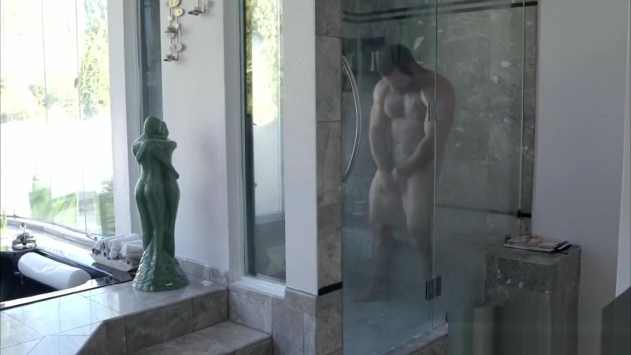MILF TS Mandy Mitchell gives masseur Mike Panic a solid nice fucked