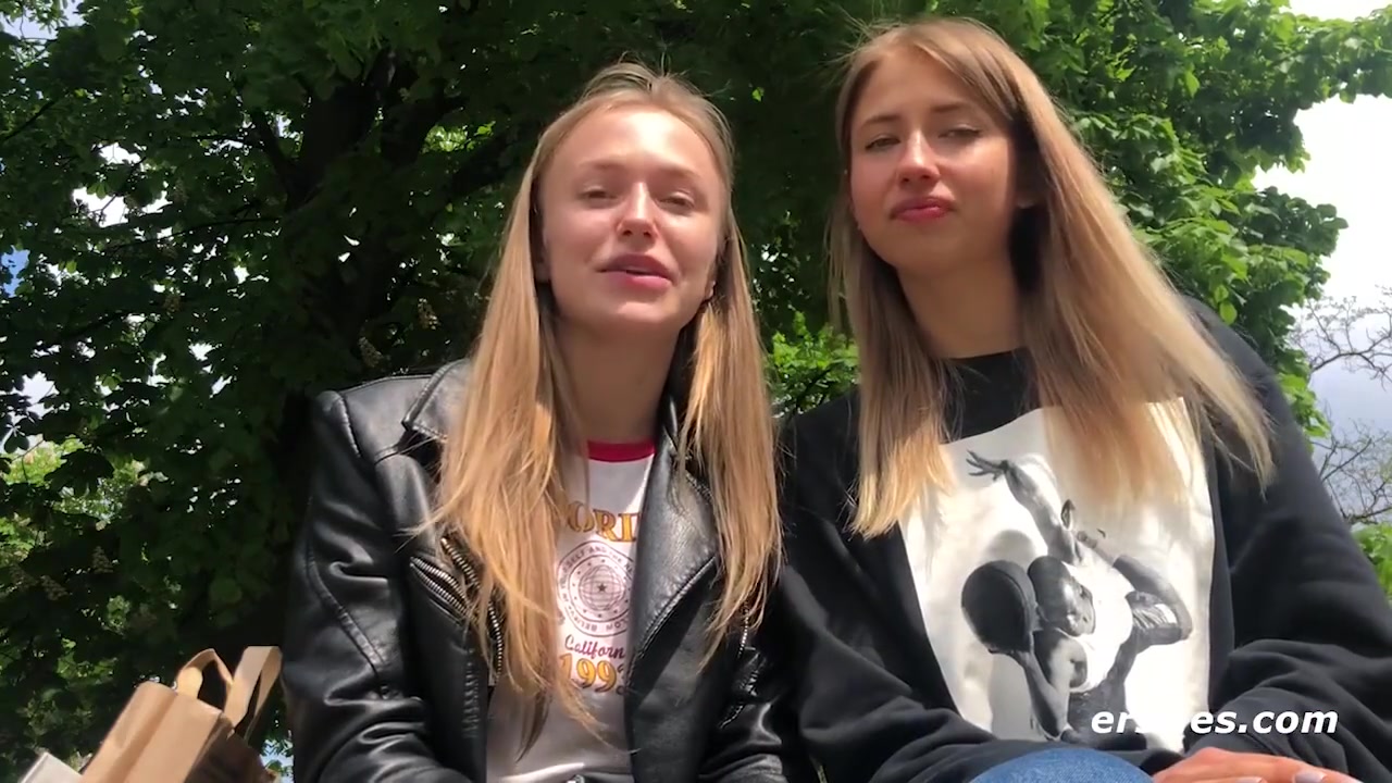 Sweet Amateur Lesbians Scissoring To