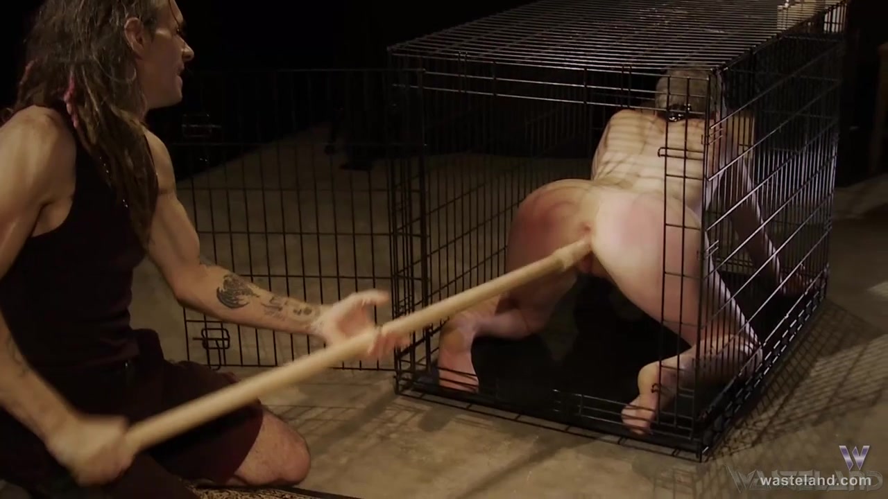 Ava Mir-Ausziehen & Mistress Irony in Kat In A Cage - KINK