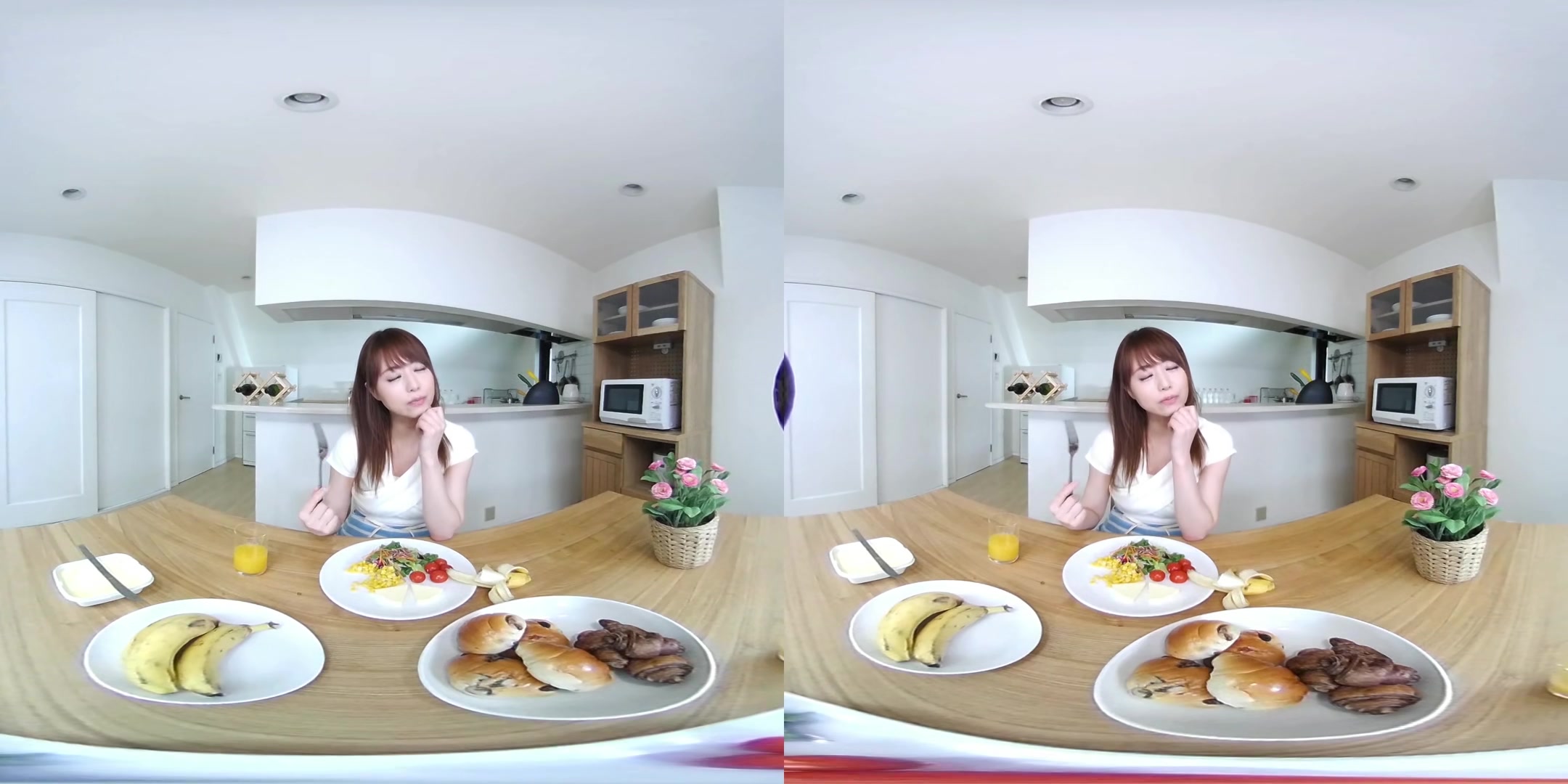 Akiho Yoshizawa - 1 Page of One Morning Living with Her - MAXING