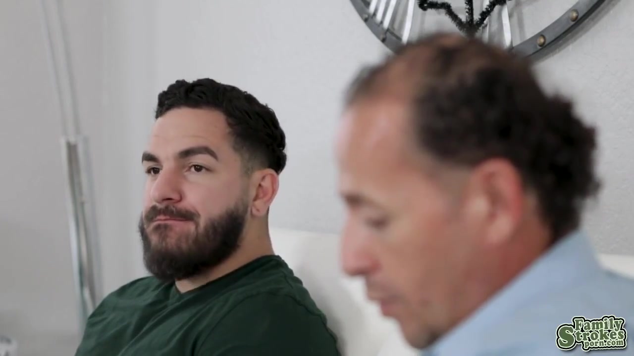 Nikki Invites Peter To Have Sex To Be Stepsis