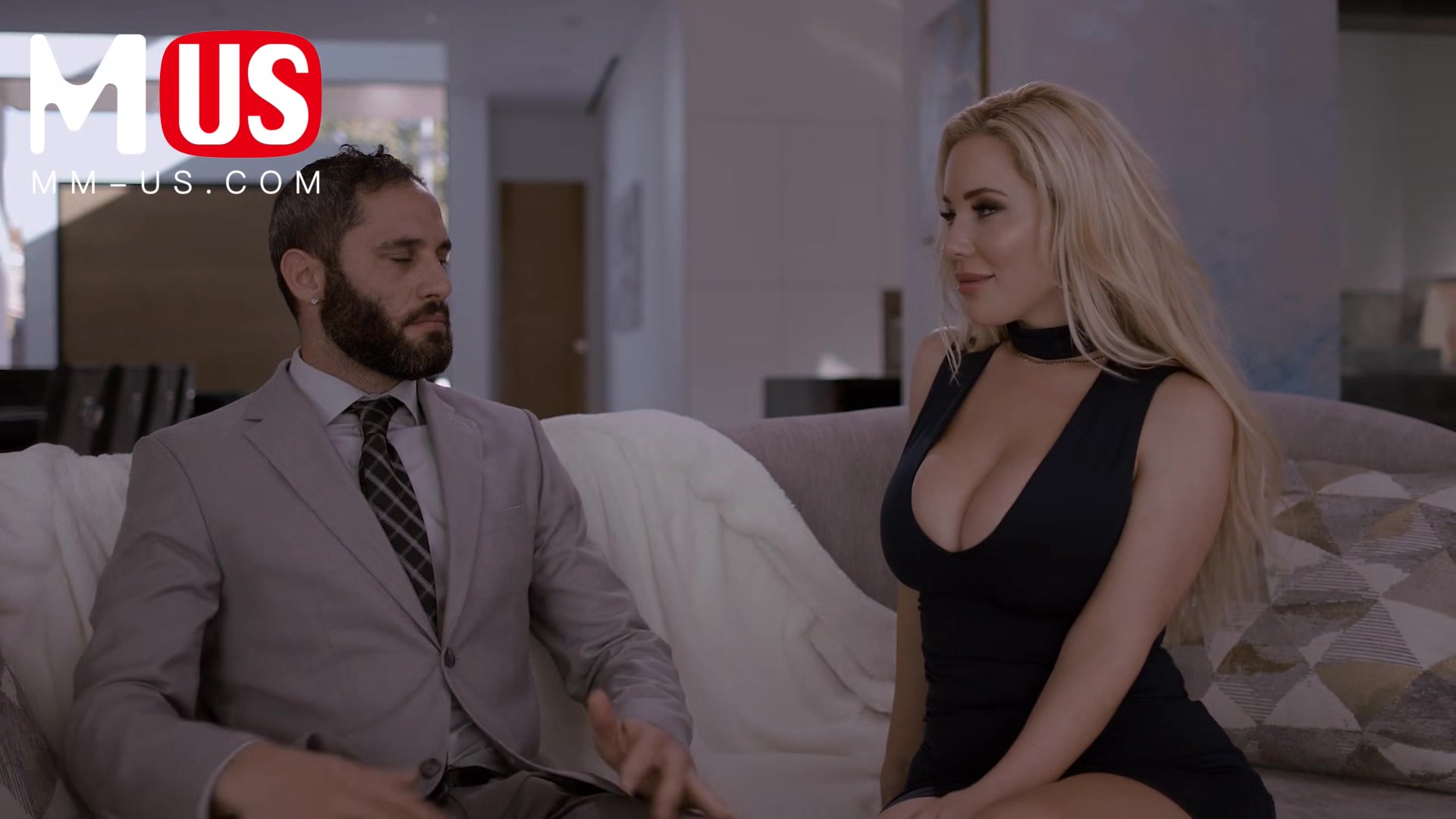 Sexy Blonde Misbehavin'
