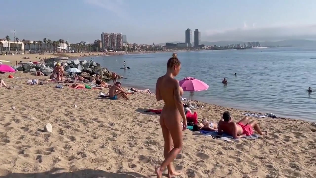 Monika Fox - Swims In The Sea And Walks Along The Beach On A Public Beach