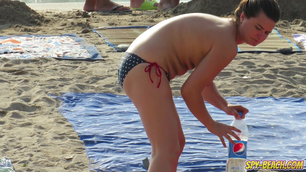 Big Tits Hot Topless MILFs - Amateur Beach Video