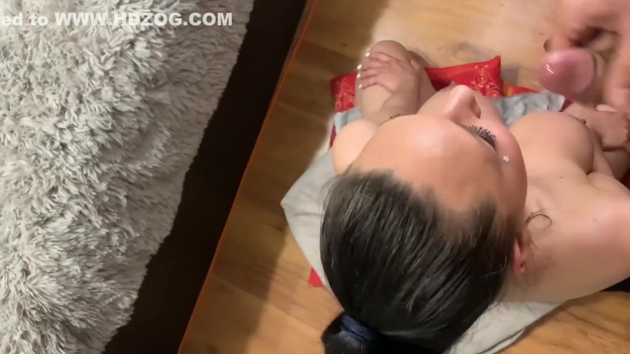 Stepbrother Take’s Advantage Of Stepsister Thirst And Gives Her His Cum To Swallow