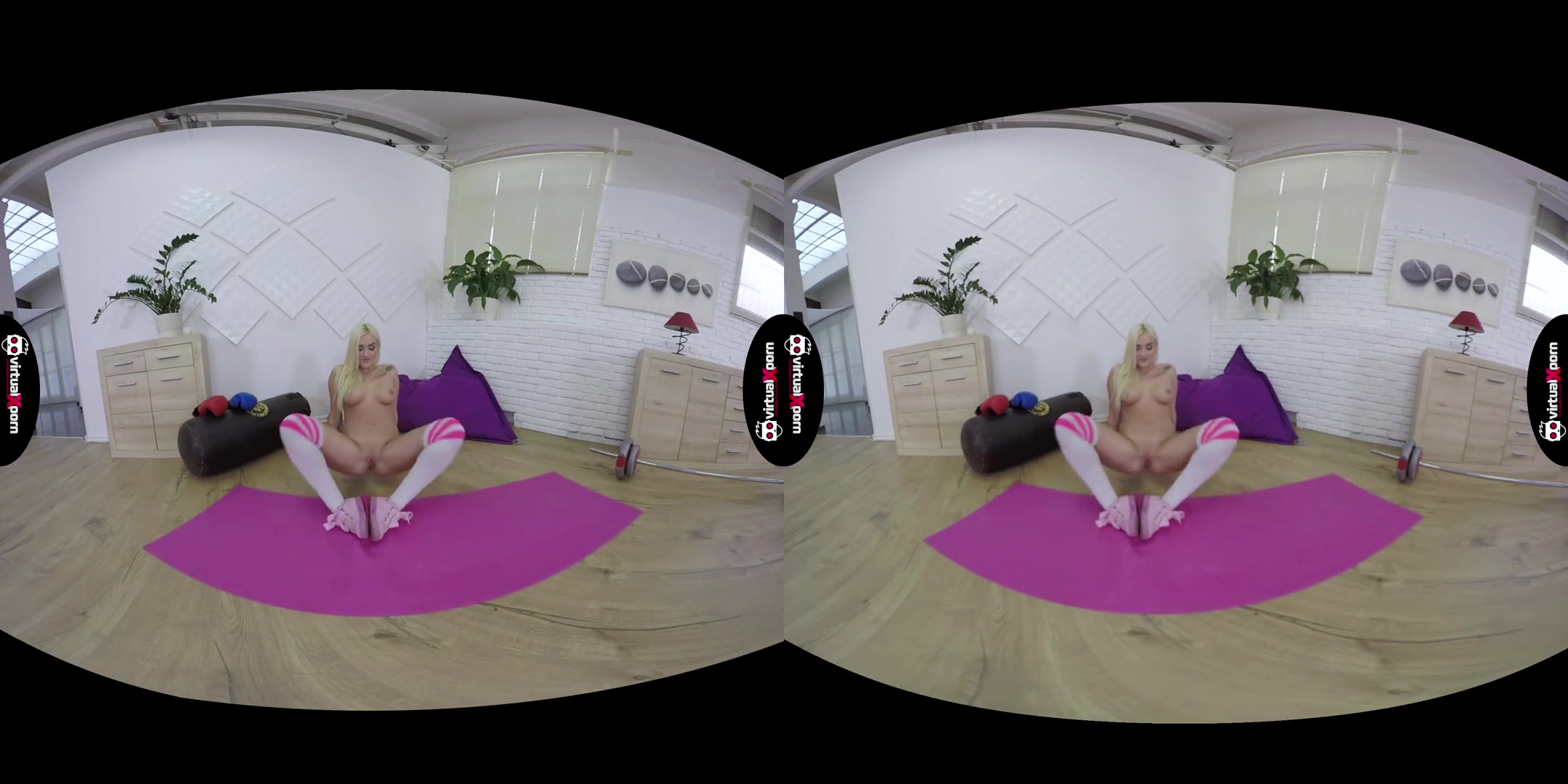 Daisy Lee in Flexi Daisy Lee Stretching - VirtualXPorn