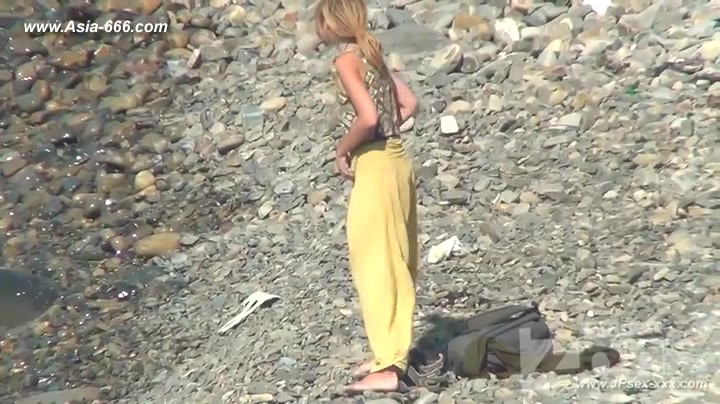 peeping Naturist Beach.38
