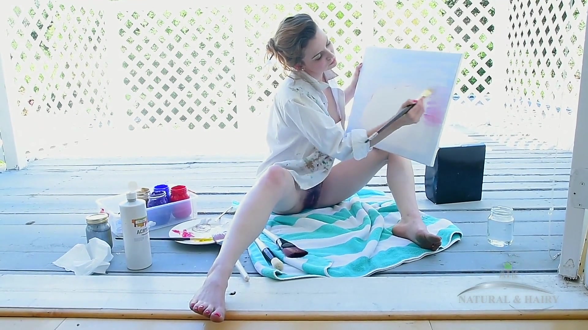 Emma Is Nudist Who Loves To Paint Fully Naked