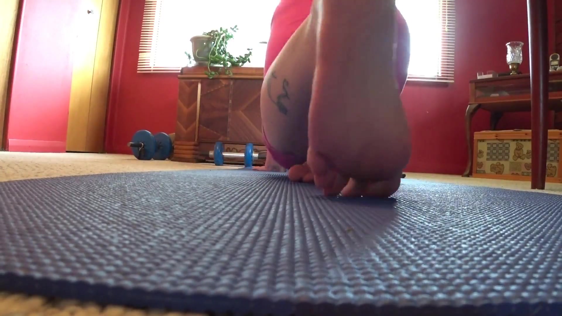 Barefoot Yoga Exquisite Feet To Worship - TacAmateurs
