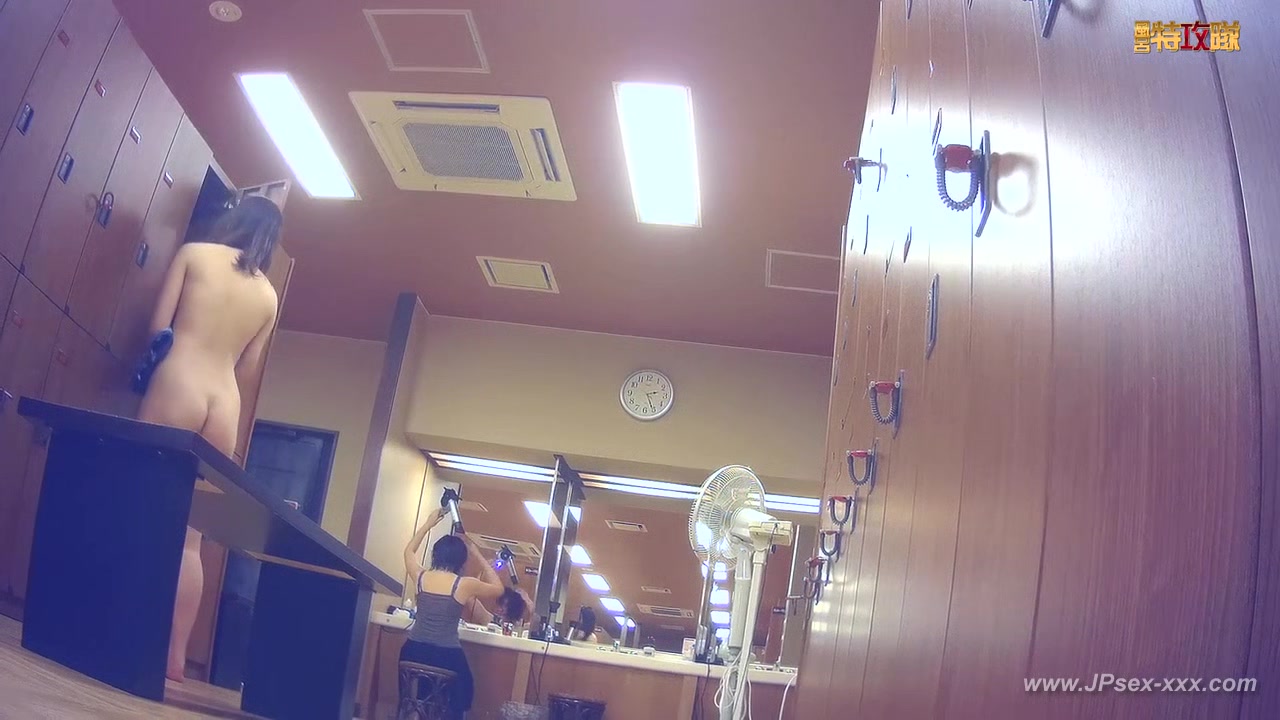 japanese public bathroom changeroom.57