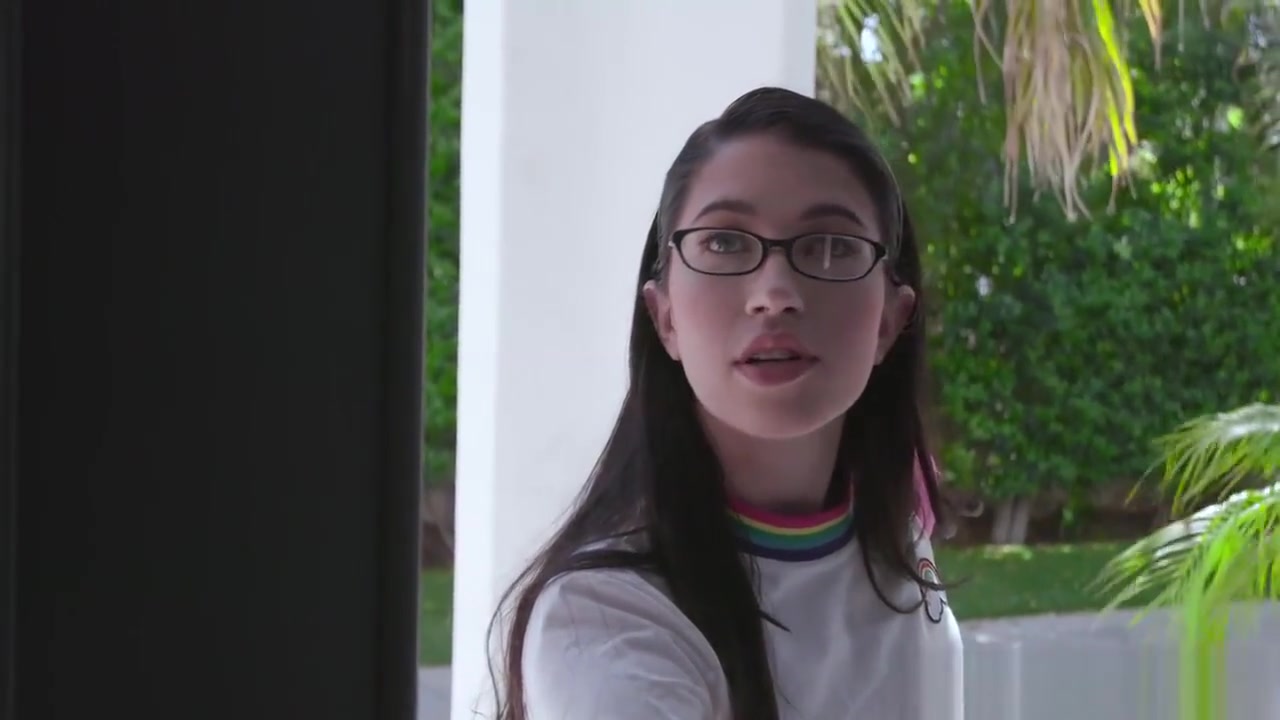 Nerd guy fucks her stepsis bestfriend and her stepsis shares his cock too