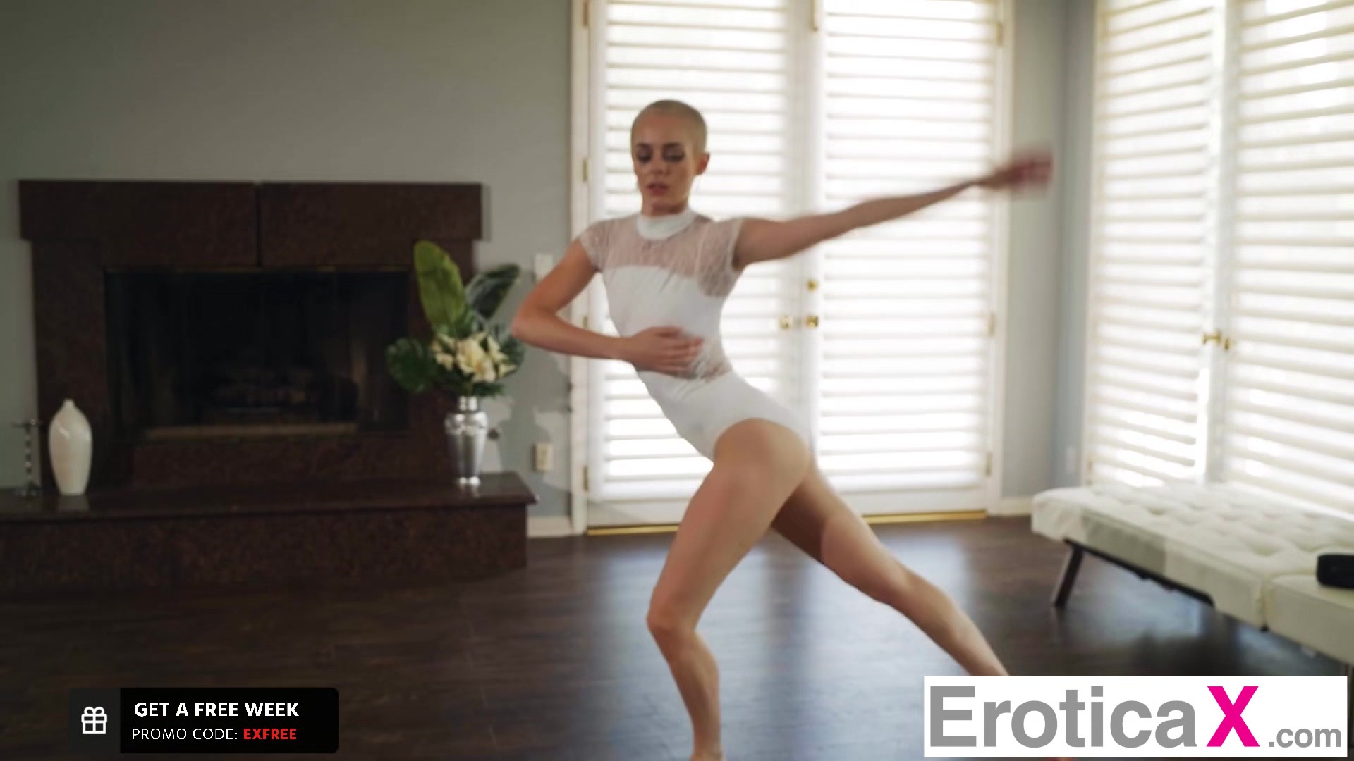 Slim Balerina Makes Loves To Bf - EroticaX