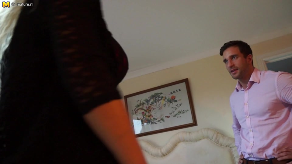 Hot British Milf Rebecca Sucking And Fucking - MatureNL