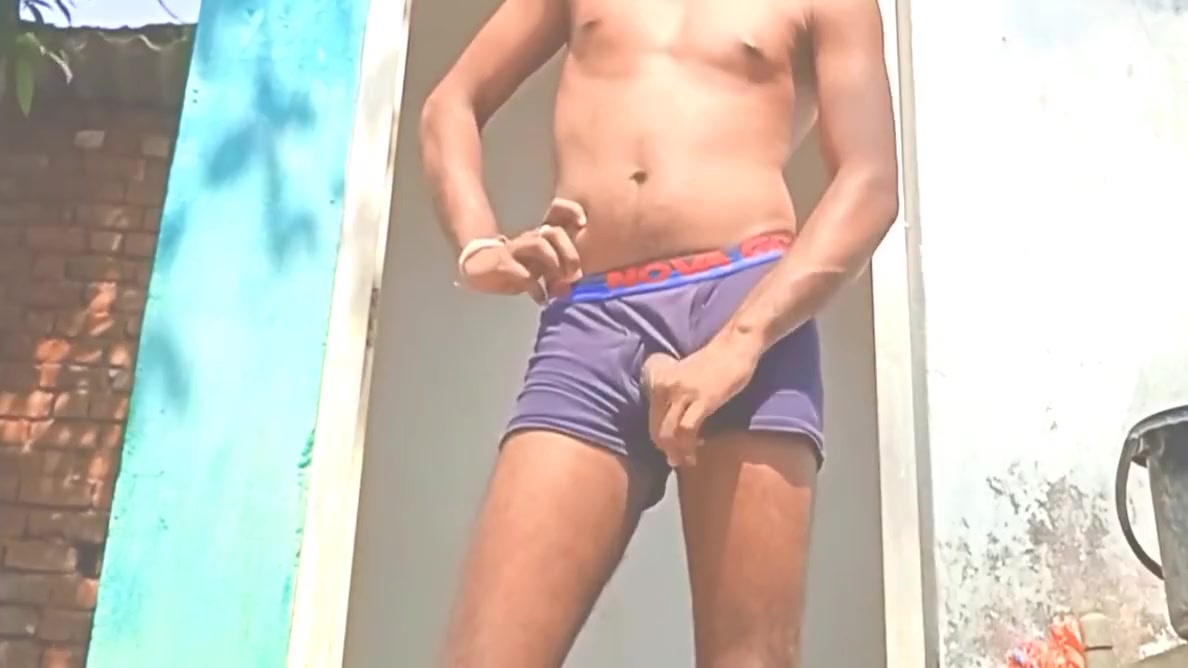Neighbor Was Shaking Alone In The House After Seeing The Girls Pussy