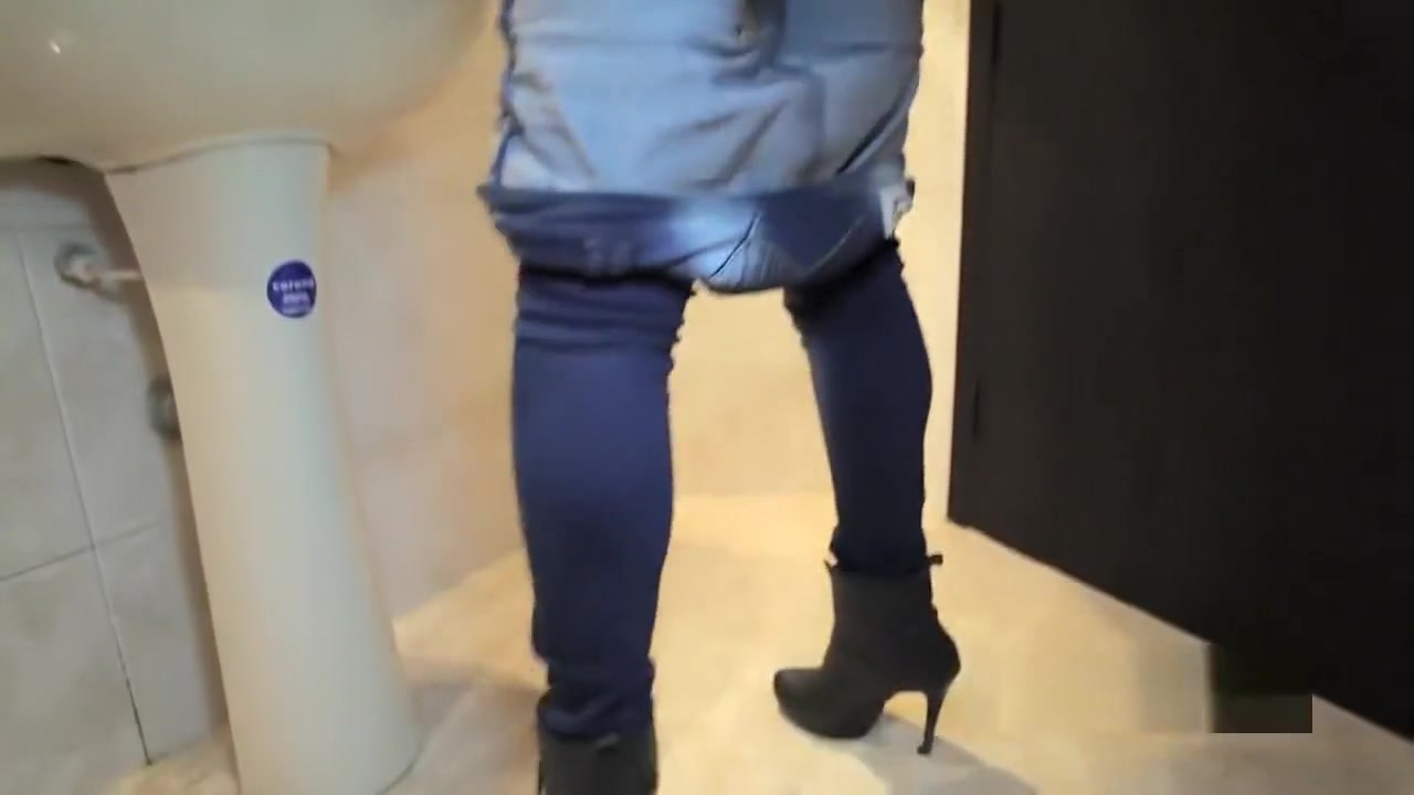 Banging Massive Tranny Ass Hole