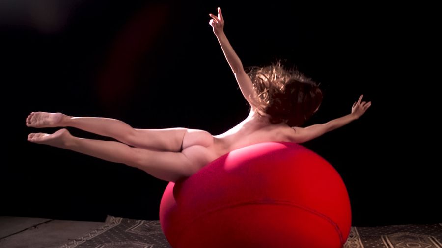 Fanny in Jump That Puff