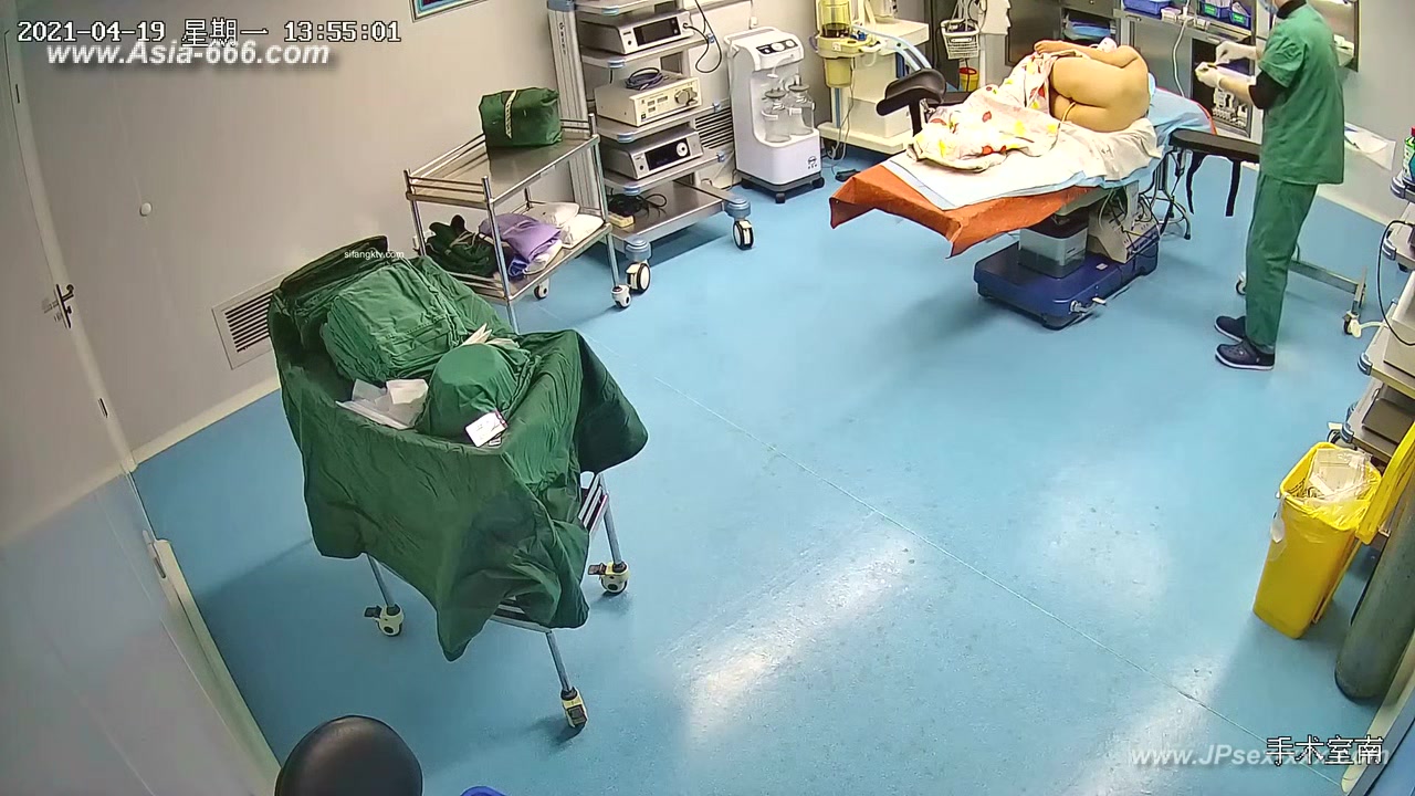 Peeping Hospital patient.8