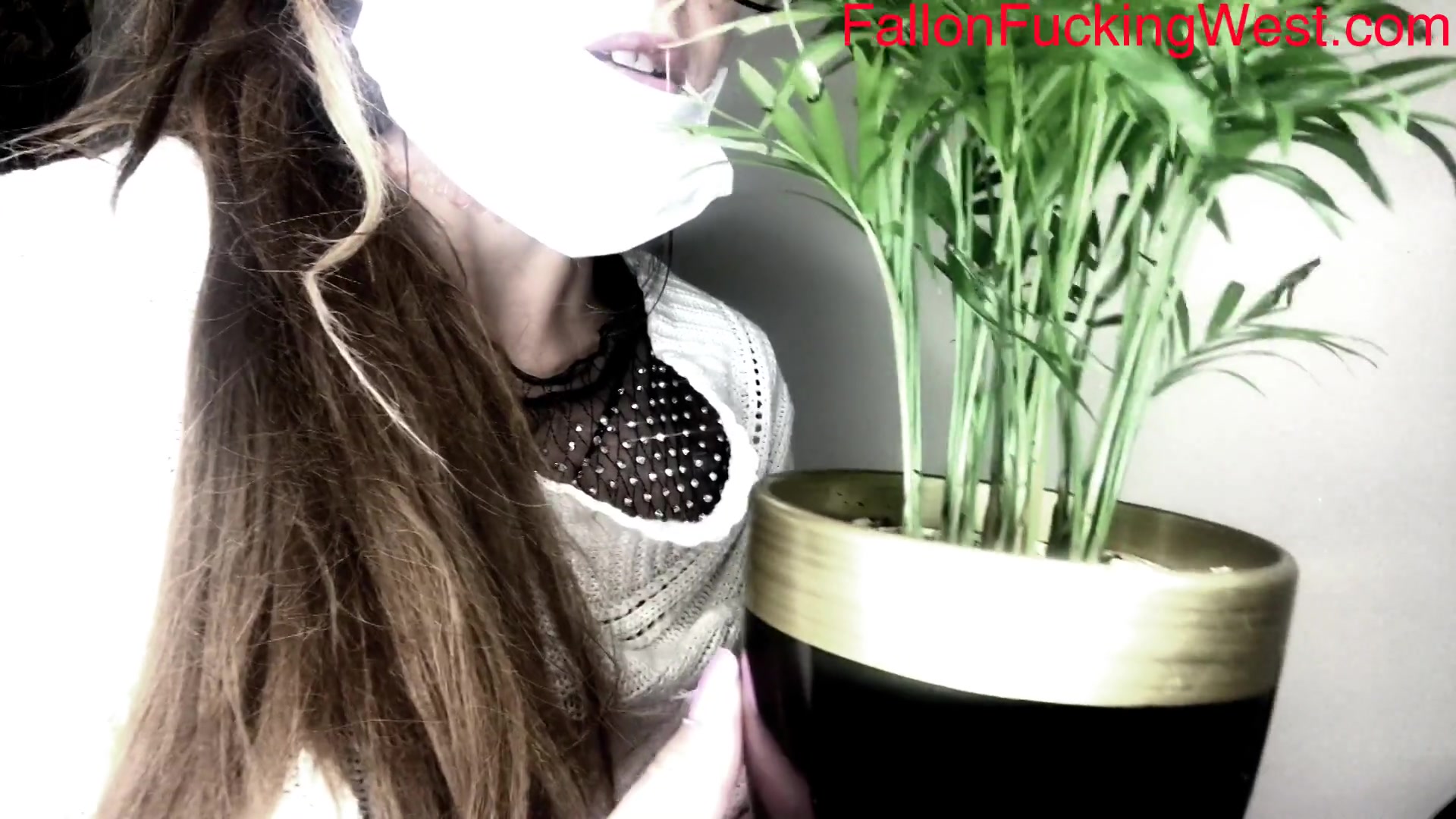 Scientist Slut Pleasured By Scotty - Sex Movies Featuring Fallonwest