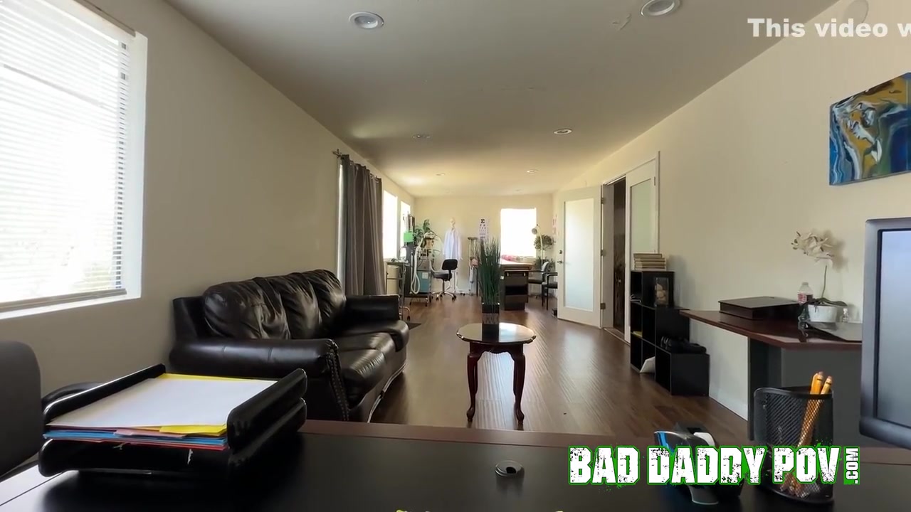 Stepdaughter Hard To Focus On Stepdad Big Dick