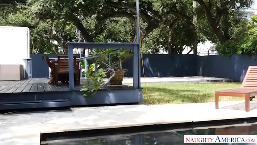 Natural Tit Babe Blows And Rides Lucky Stud After A Subtle Dip In The Pool