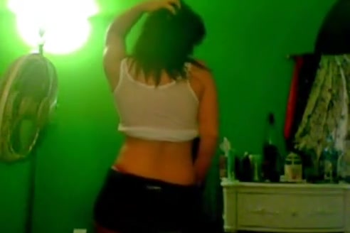 I think that awesome girls need to dance only naked
