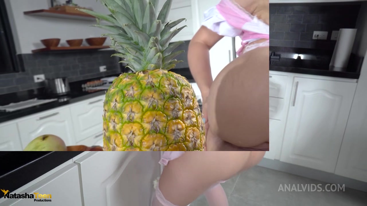 Natasha teen Anal Play With Fruits And Bbc Fuck