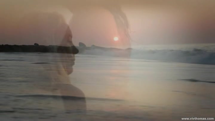 Sunrise Lovers - Nicole Smith & Taylor Shay - VivThomas