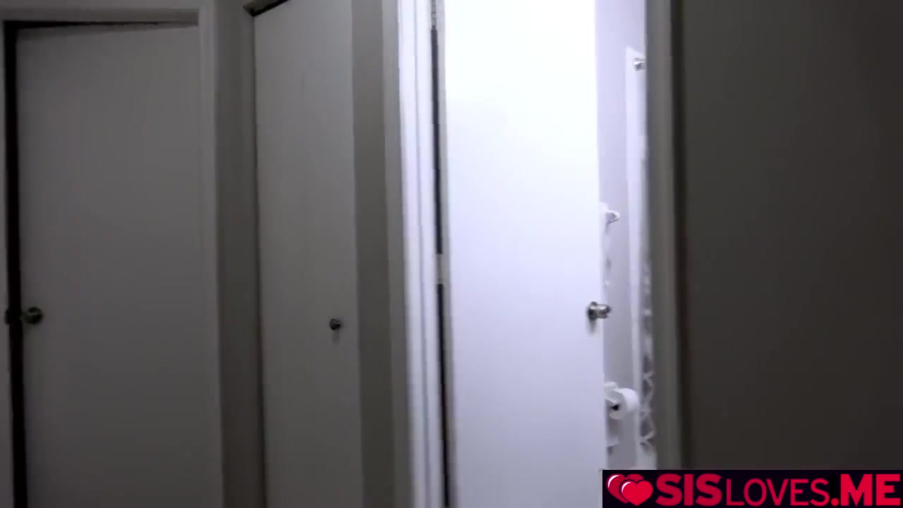 Daisy Lynne In Exited The Bathroom Bare Bottomed