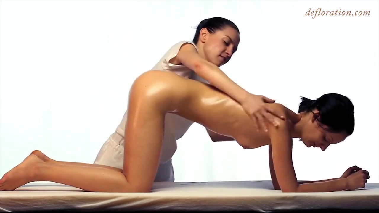 Small Petite Babe Vera First Time Massaged