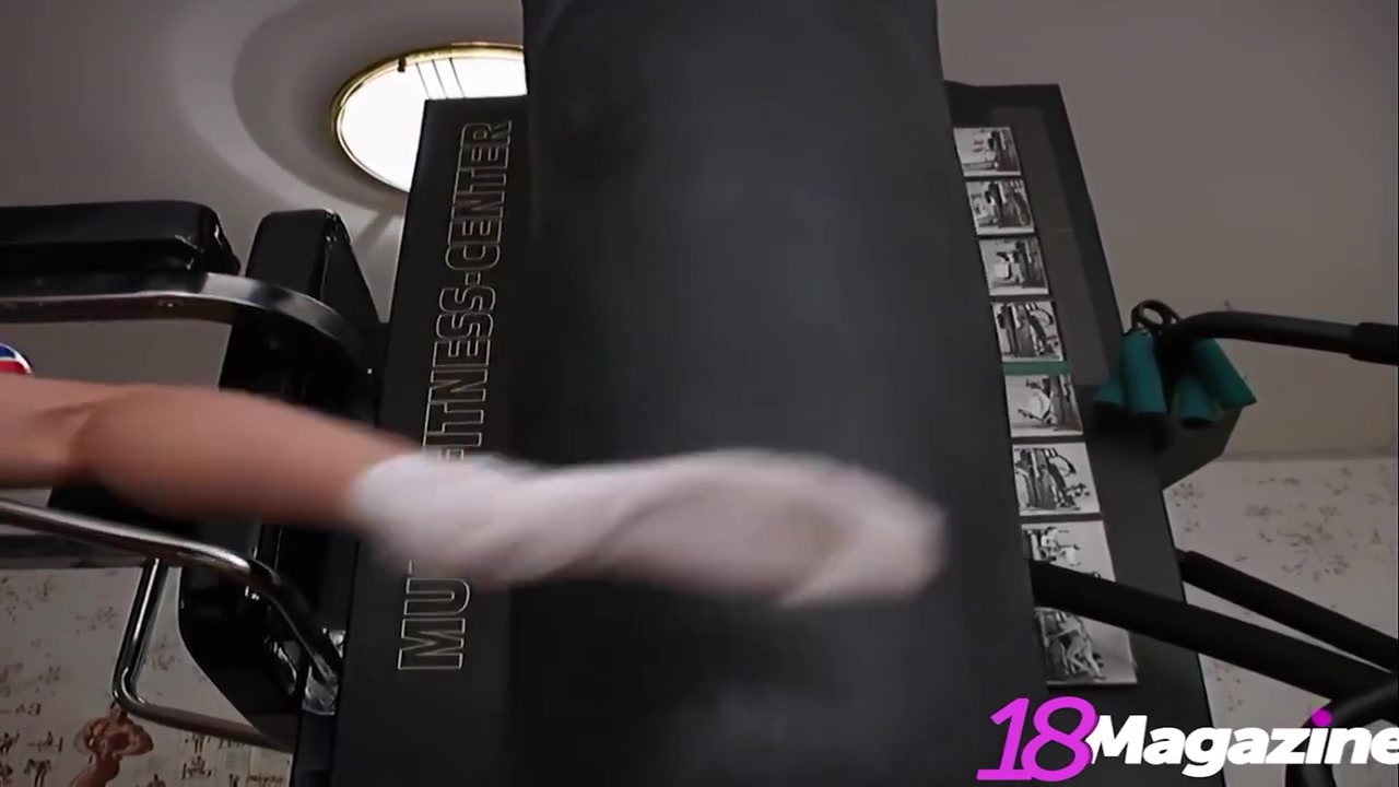 18yo Topless teenager 18+ Ana Fey Her Small Boobs In Box Practice