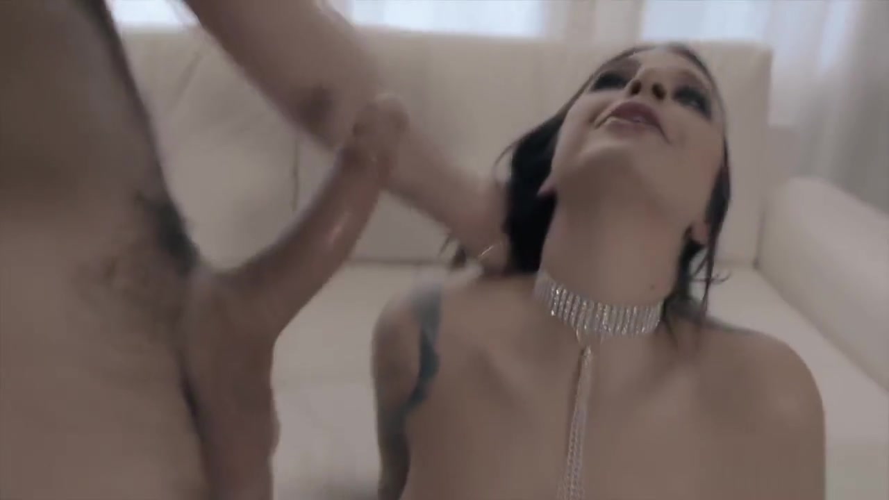 Voluptuous vixen Ivy Lebelle gets a tasty ANAL
