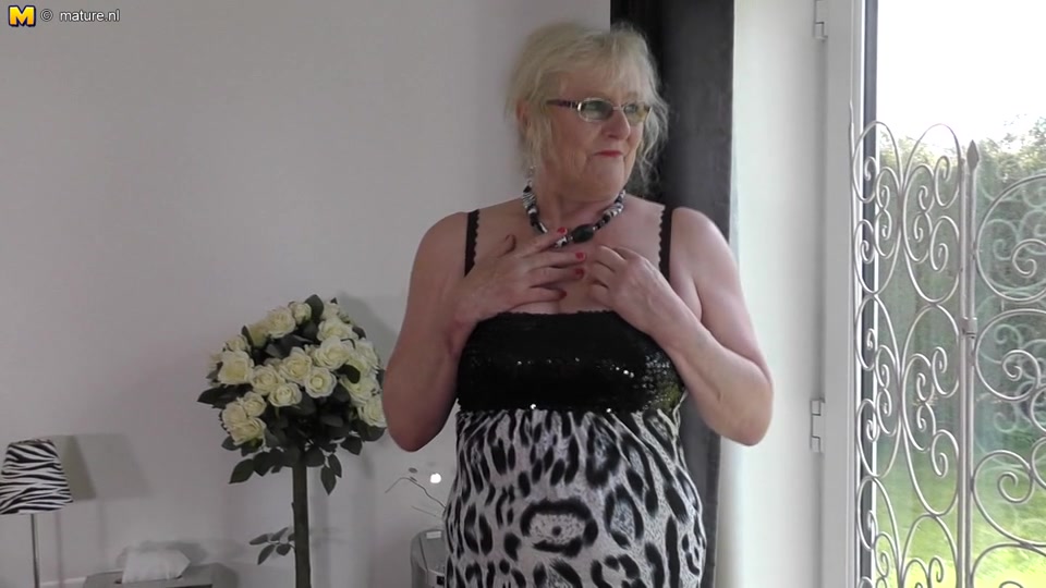 Chubby Mature Lady From The Uk Getting Wet And Wild - MatureNL