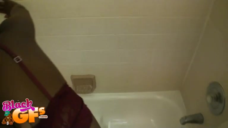 Jasmine in Rub In The Tub - BlackGfs