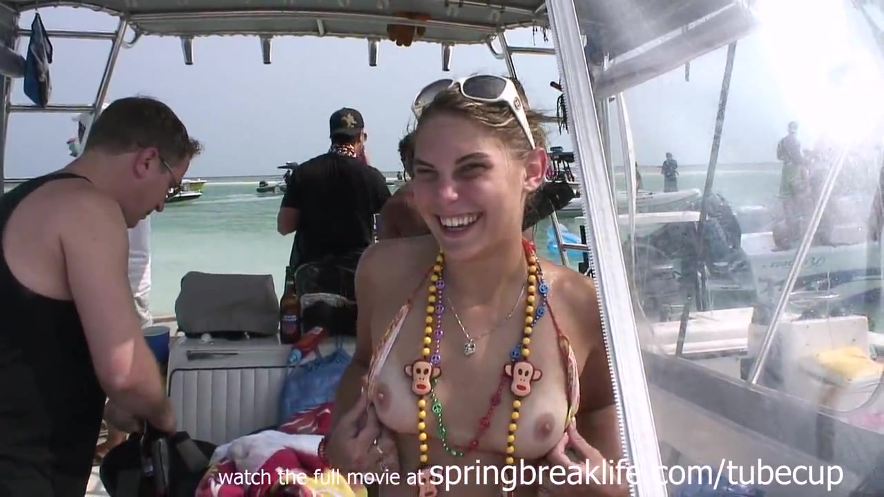 SpringBreakLife Video: Topless Twins In The Water