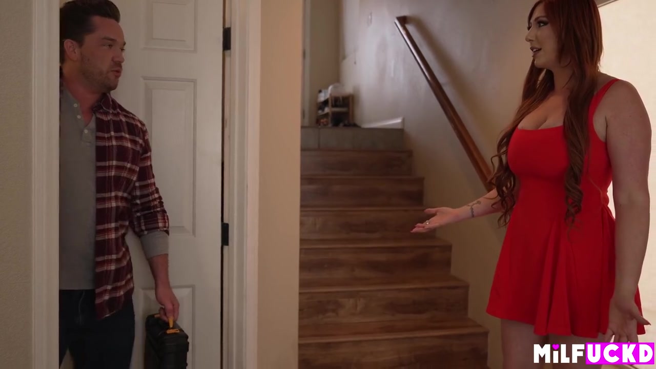 Housewife Cheats With Hot Handyman
