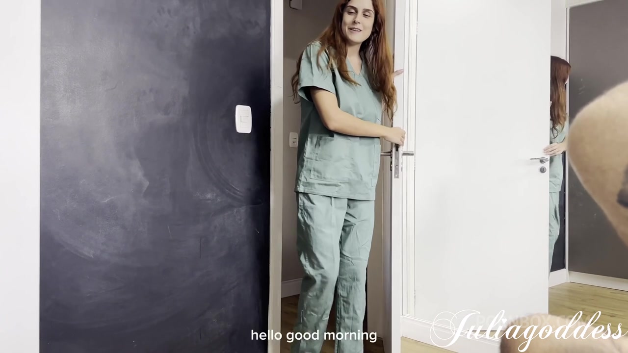 Nurse Julia does the perfect cleaning drinking pee, rimming and swallow cum. - PissVids