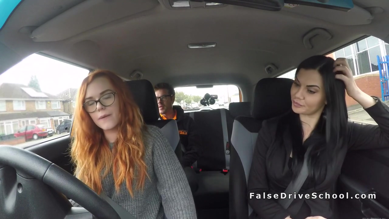 Threesome Ffm Fuck In Car