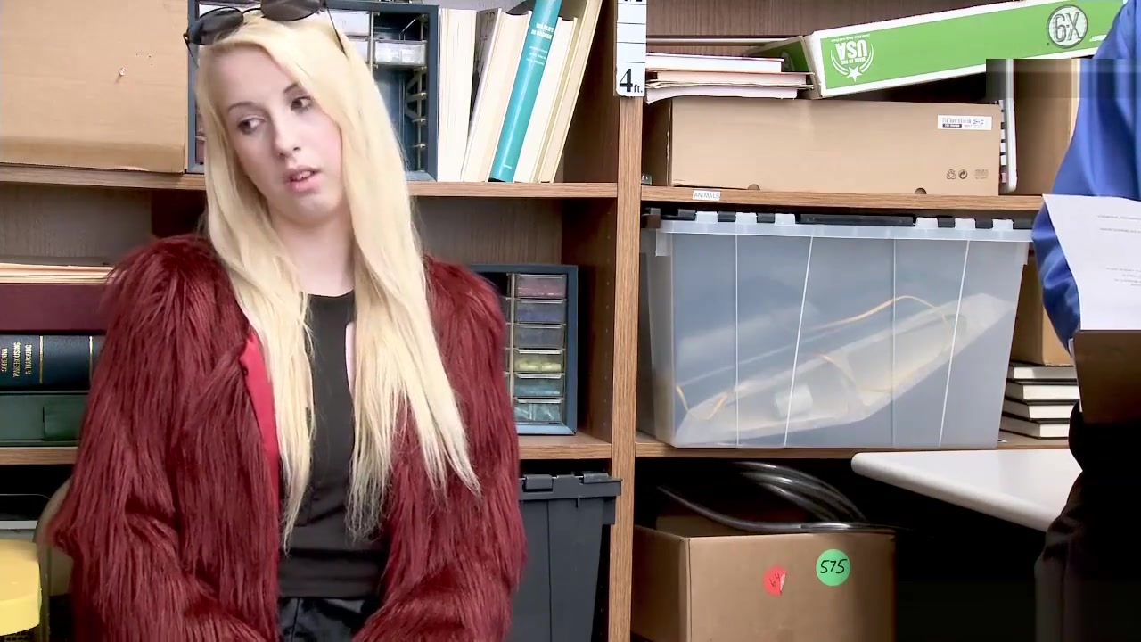 Bratty shoplyfter Darcie Belle cock fed by the LP Officer