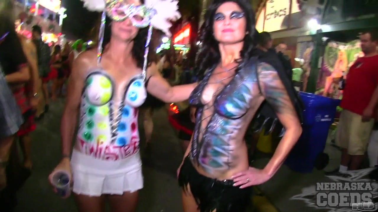 Fantasy Fest Live 2018 Week Street Festival Girls Flashing Boobs Pussy And Body Paint - NebraskaCoeds