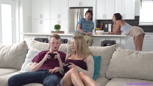 Getting To Know Our Stepmoms - S2:E4 - Momlover