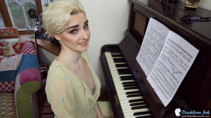 Melody Wilde in Pianist Tits - DownblouseJerk