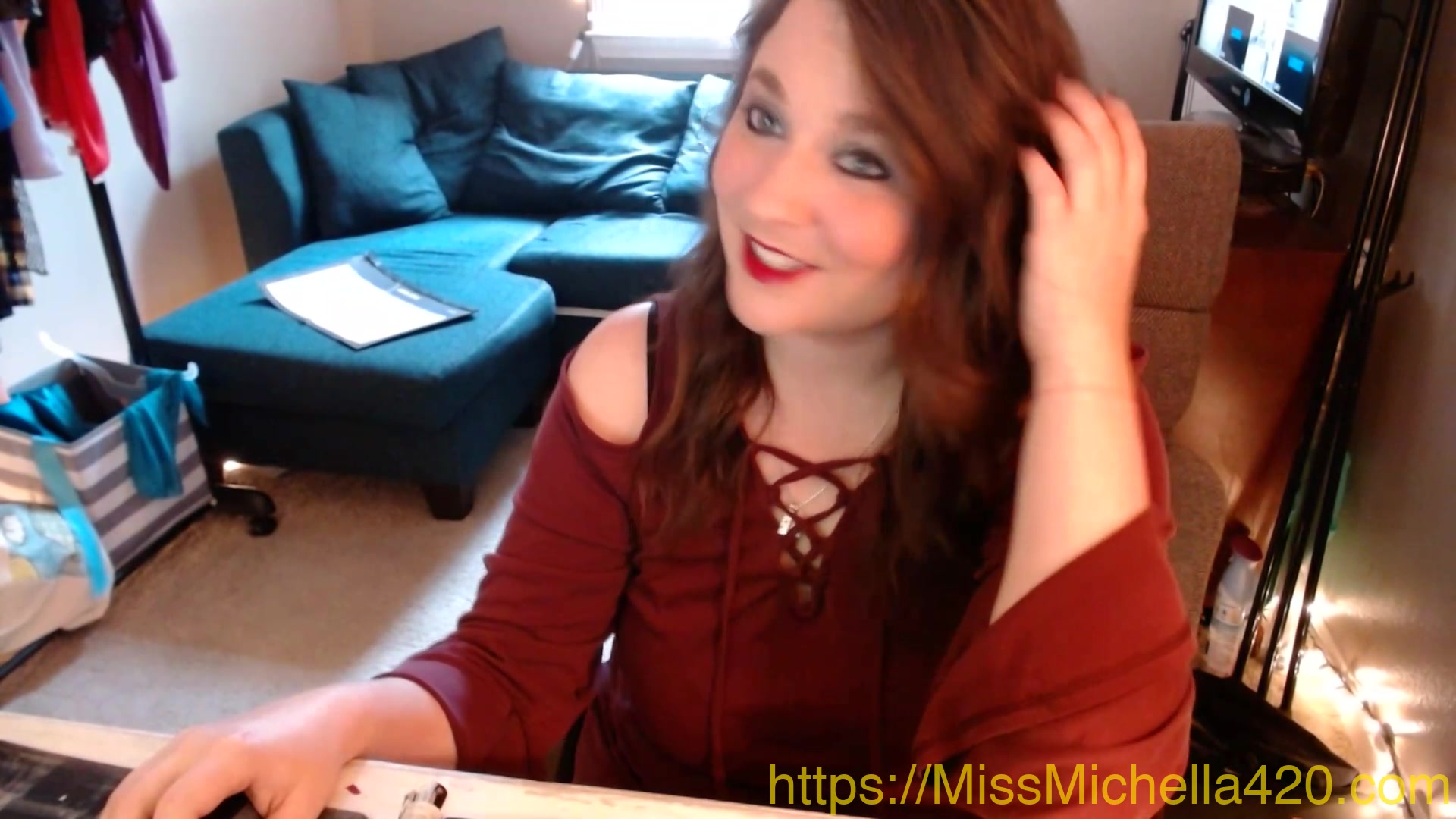 Worshipping Your Mistress Is Always The Best Way To Get Her Attention - Missmichella420
