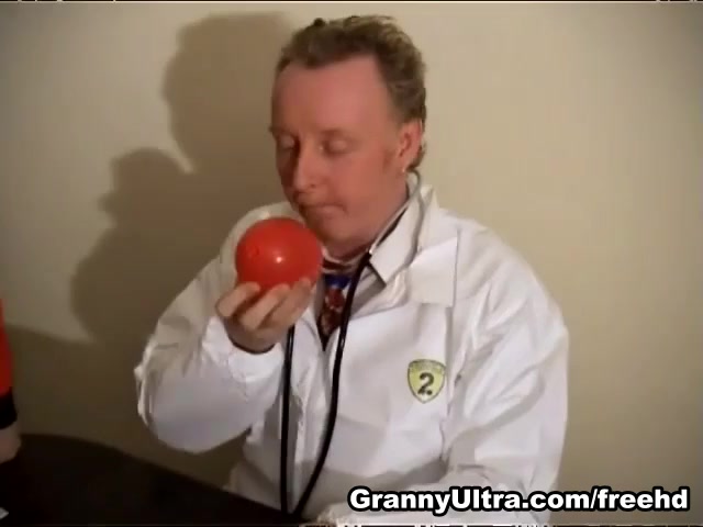 Kay in Freddies Brit granny 12 Scene 1