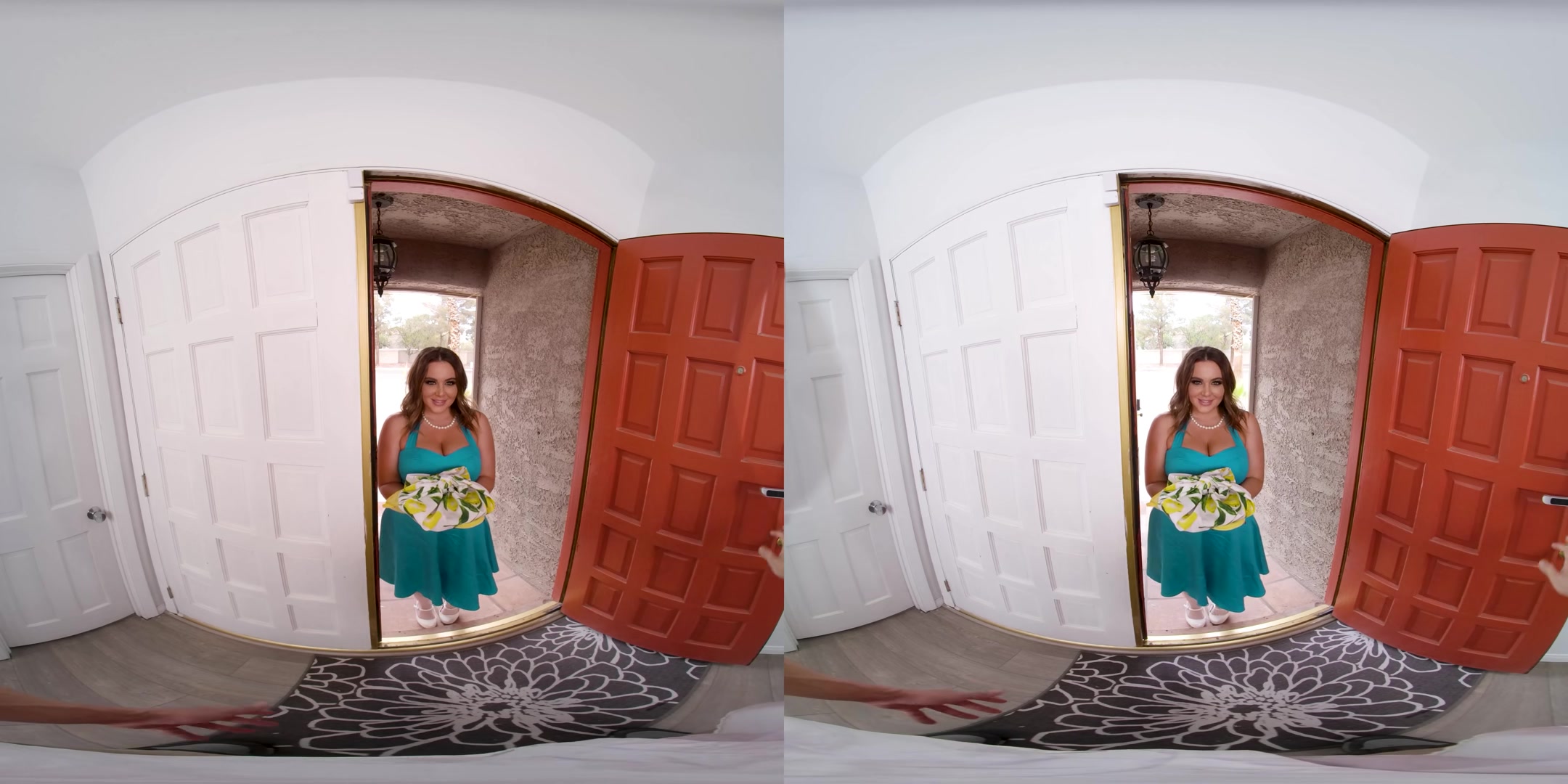 Friendly Neighborhood Horny Milf - VRBangers