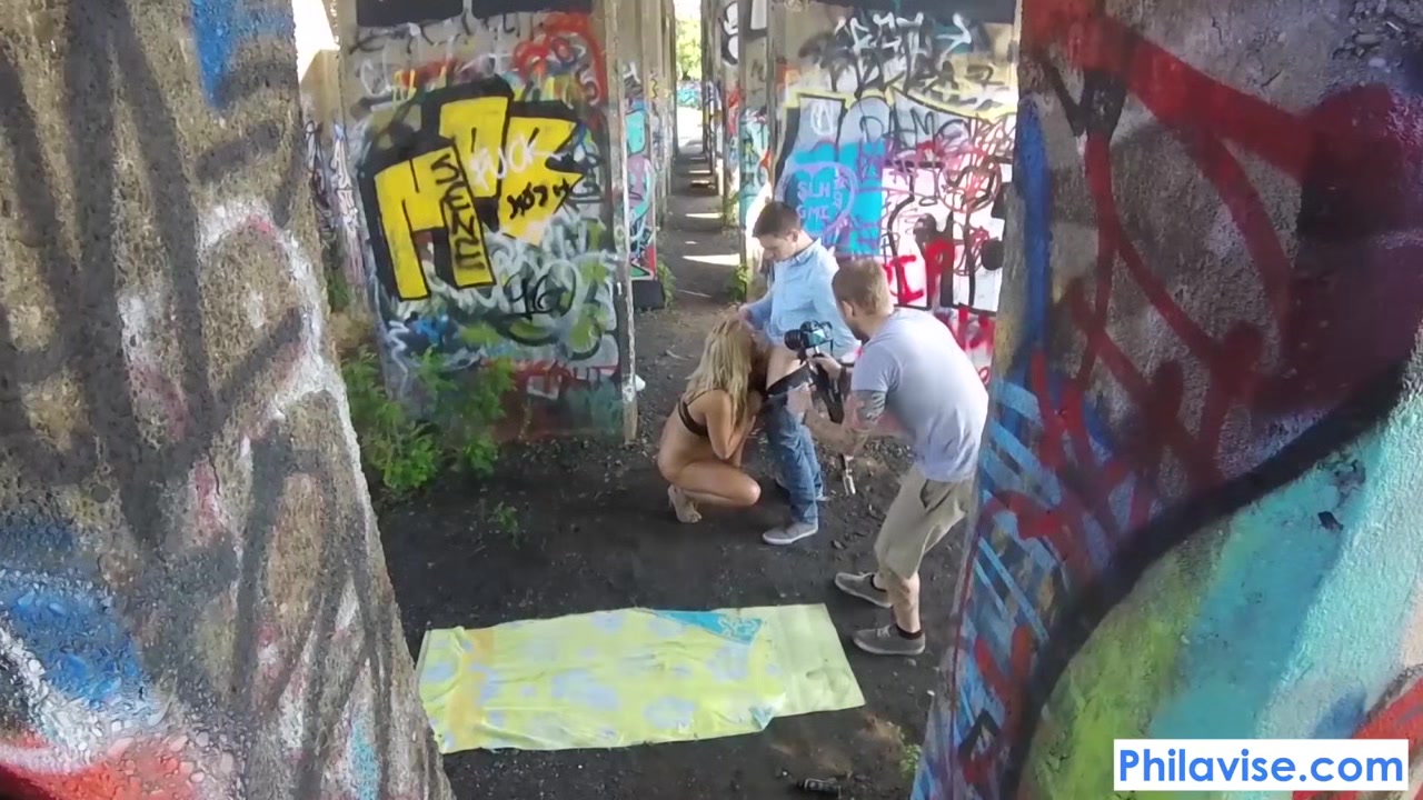 PHILAVISE-Action cam public milf fucking with Alyssa Lynn