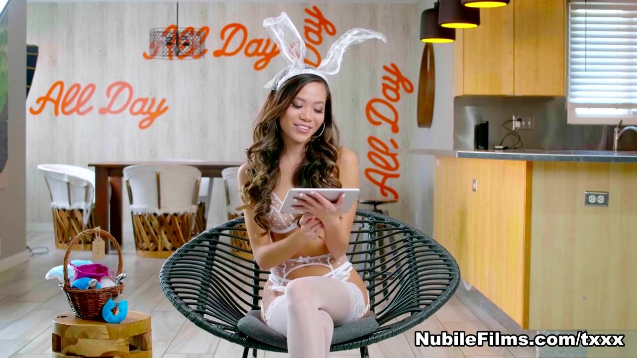 April 2021 Fantasy Interview - S1:E11 - Aj, Vina Sky - NubileFilms