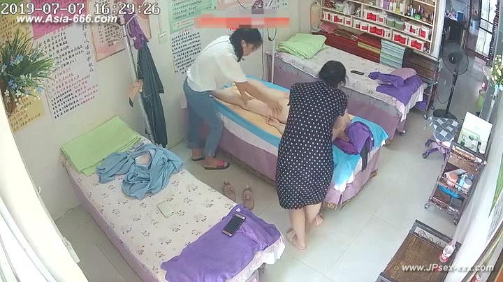 Hackers use the camera to remote monitoring of a lover's home life.392