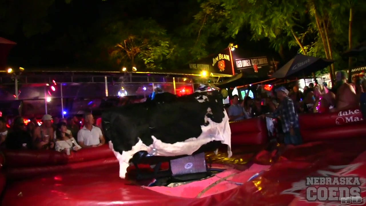 Fantasy Fest 2018 Topless Bull Riding And Girls Flashing Pussy And Tits On The Streets - NebraskaCoeds