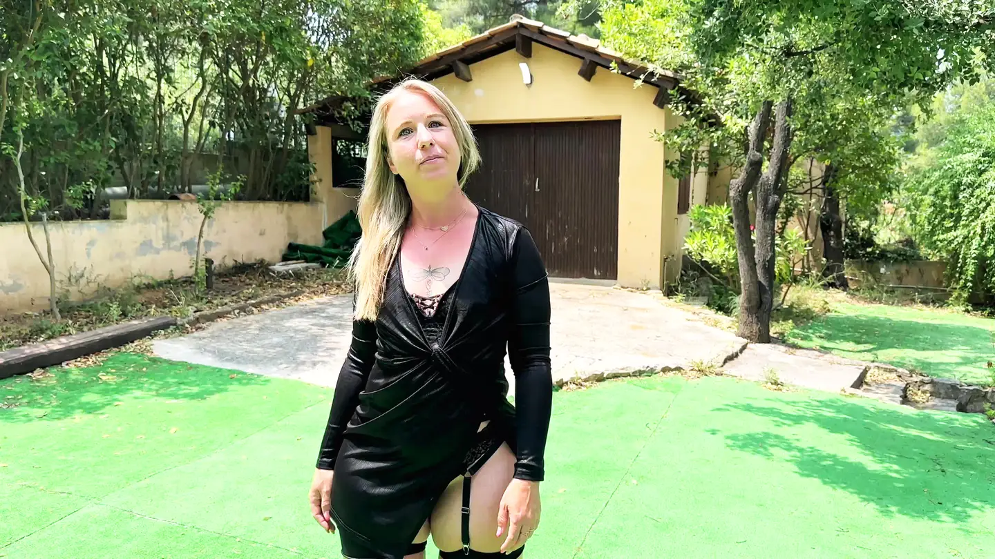 Marie lets go completely in an unbridled threesome! - Jacquie et Michel TV