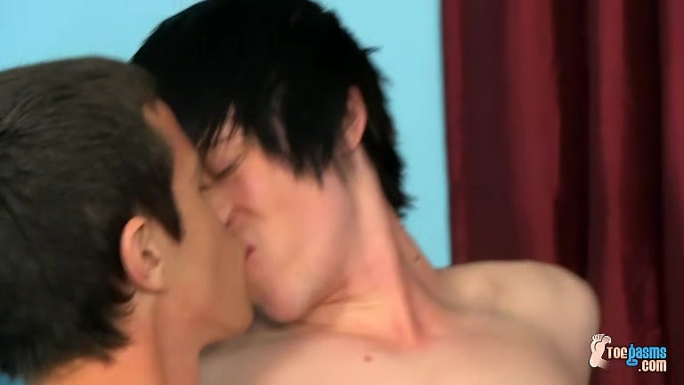 Flip Fucking Twink Friends! - Conner Bradley & Tyler Bolt
